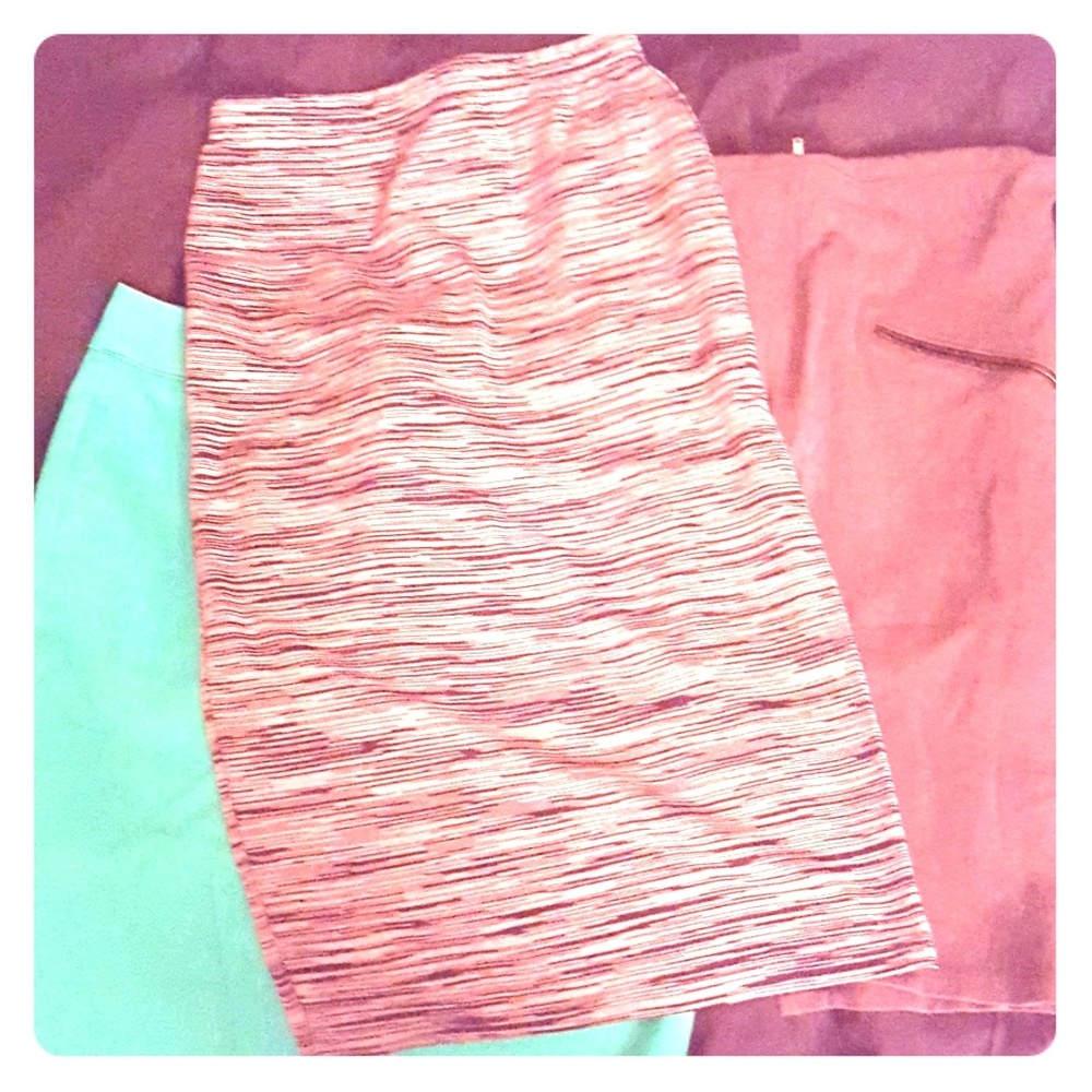 A pack or bundle of skirts